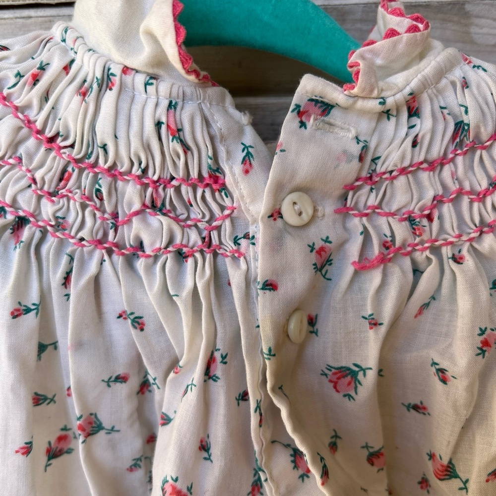 Saks Fifth Avenue Vintage Smocked Floral Dress Size 3 Months. - Picture 4 of 6